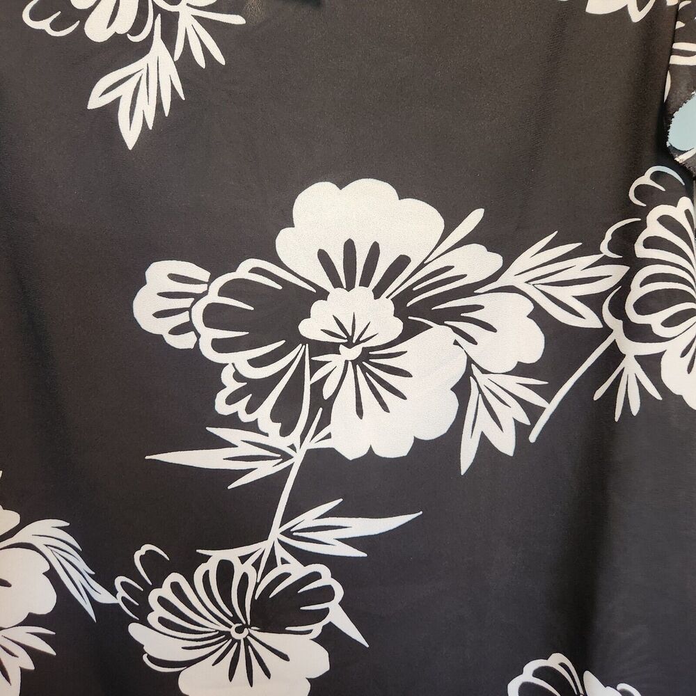 Leaving Closet Soon! Talbots Black Floral Short Sleeve Blouse C0073 - Picture 2 of 6